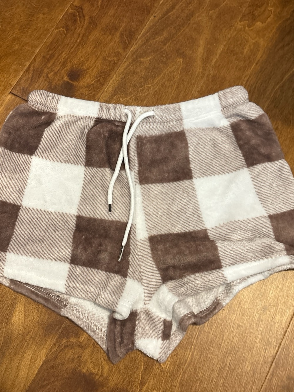 Cozy Plaid Fleece Women's Shorts - Brown & White